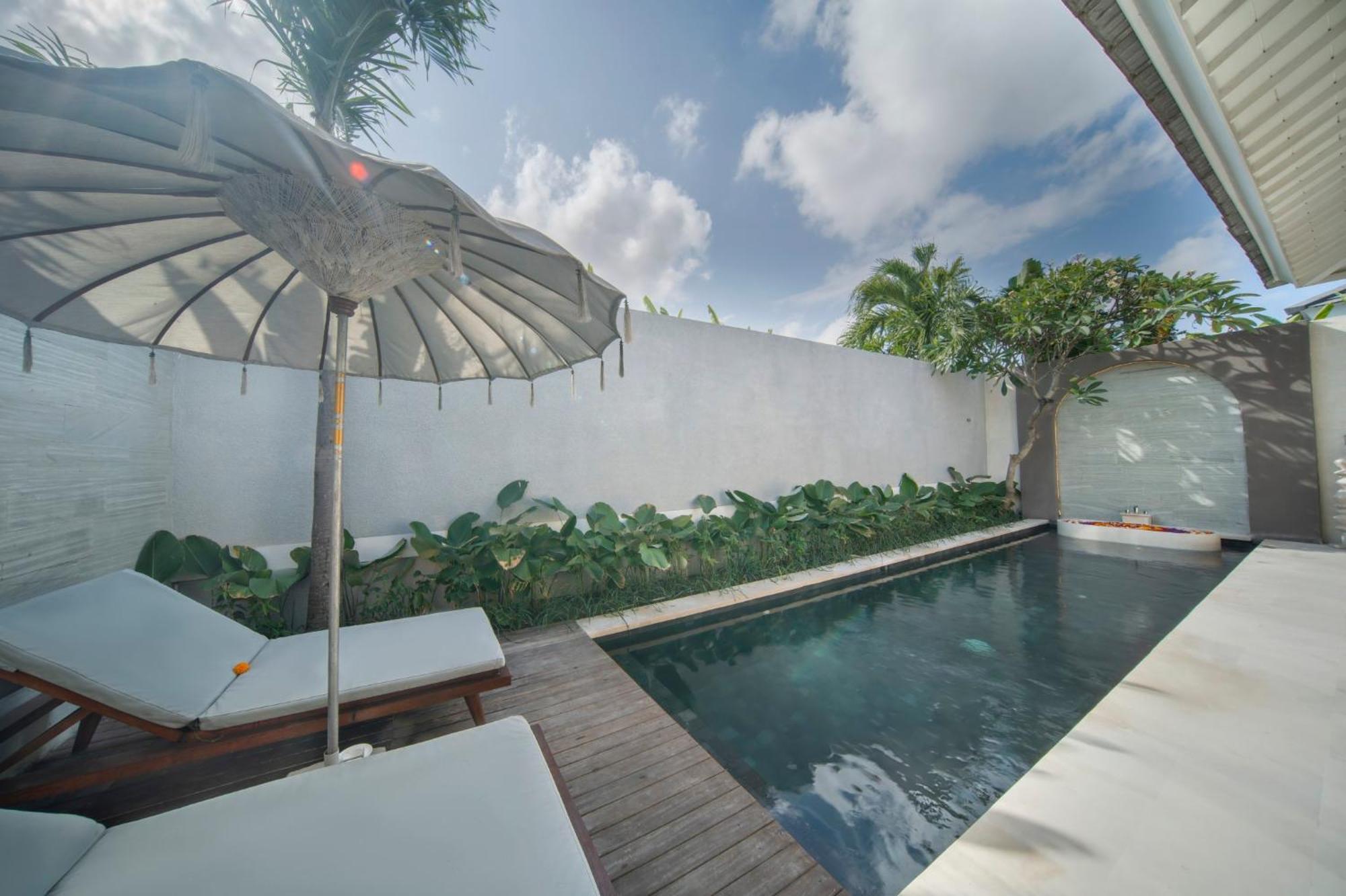 Astera Villa Seminyak By Ini Vie Hospitality Esterno foto