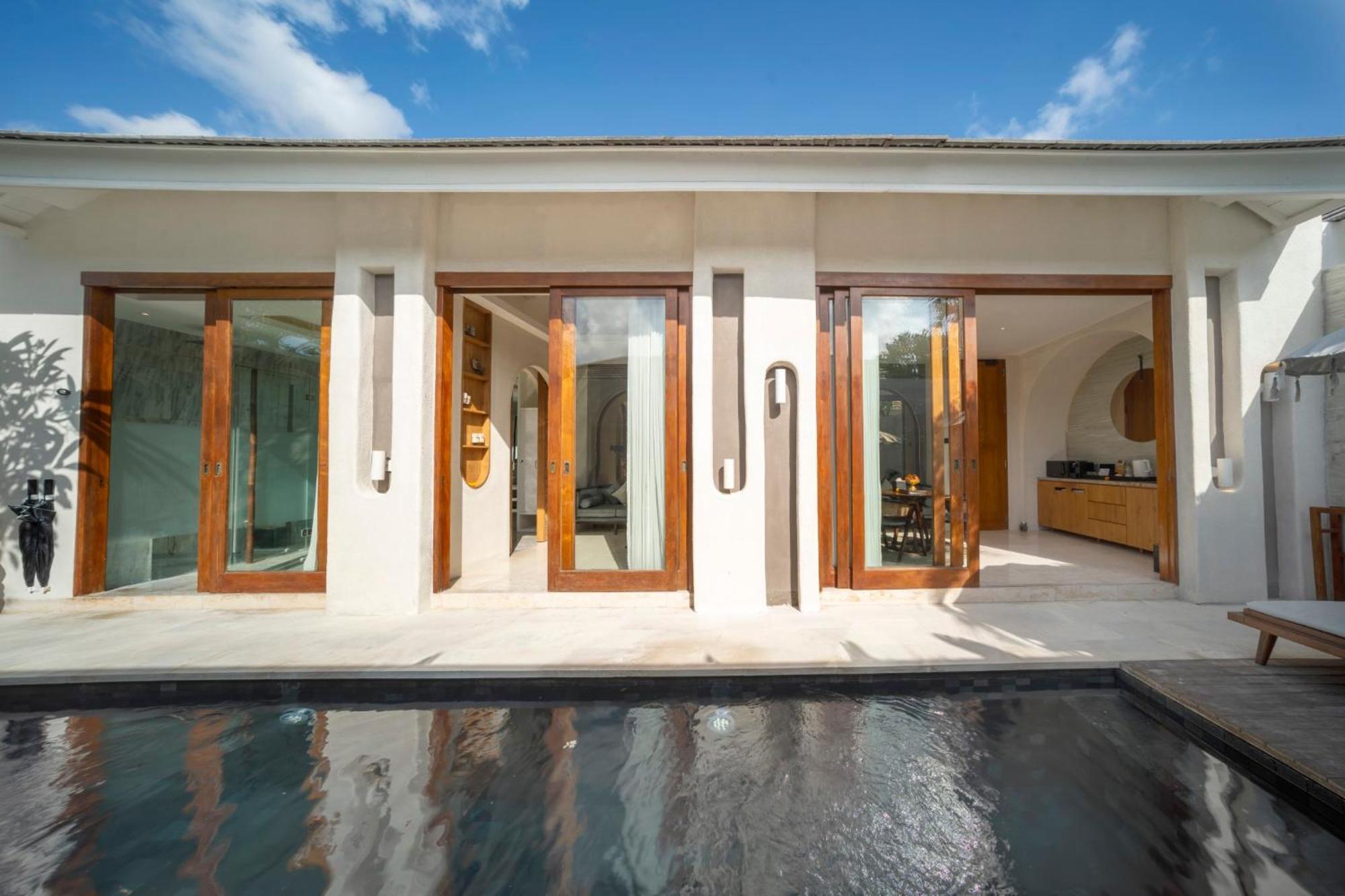 Astera Villa Seminyak By Ini Vie Hospitality Esterno foto